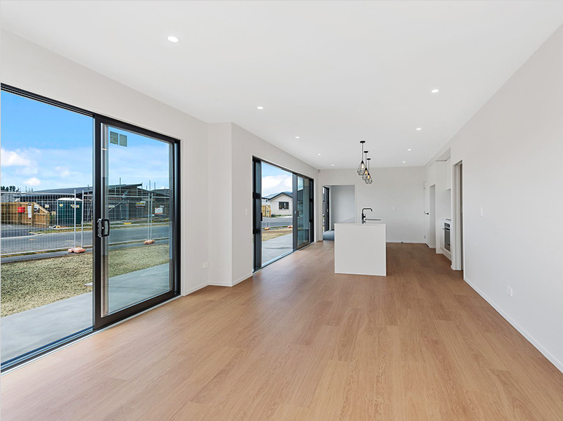 Large aluminium sliding door opening
